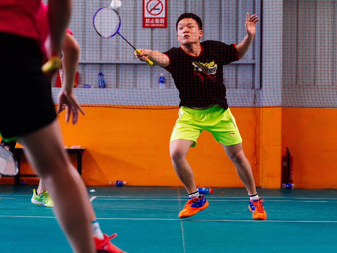 的坚决态度 的坚决态度