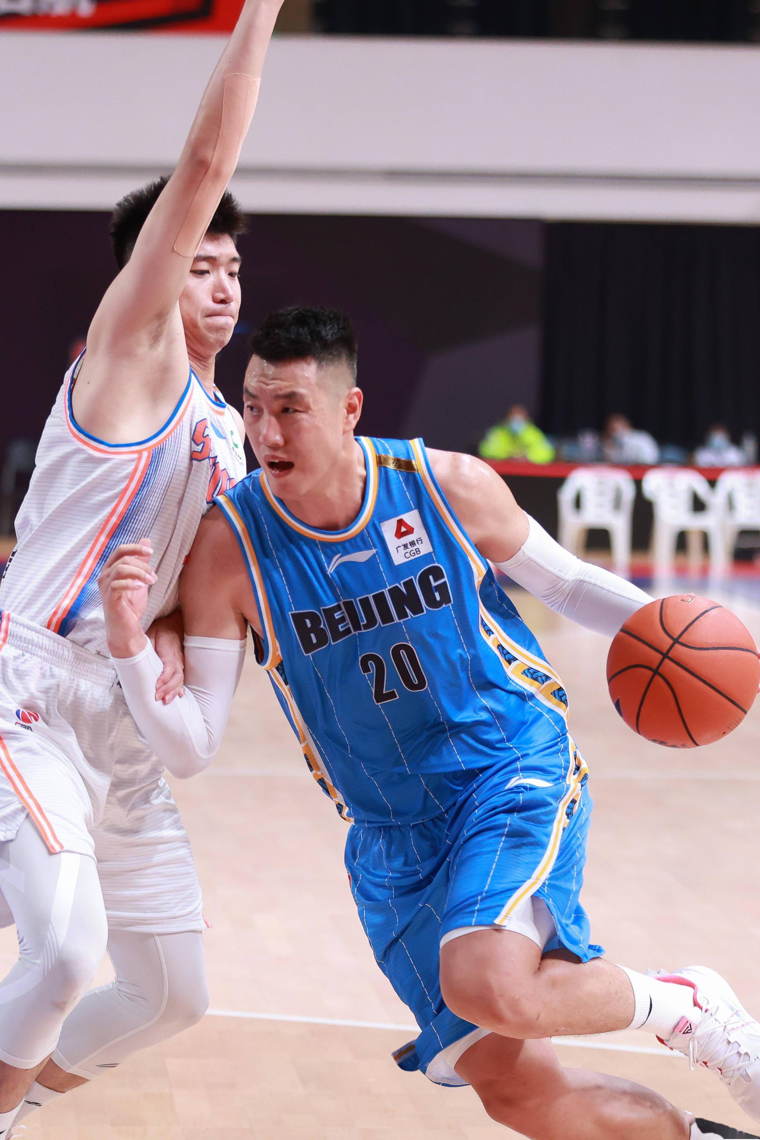 场更倾向于 场更倾向于