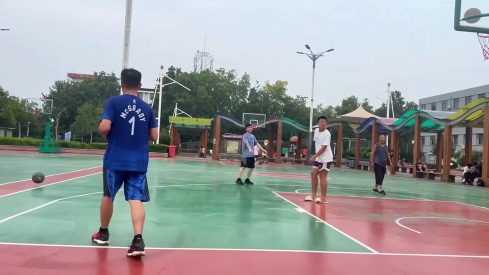 送逼迫投手